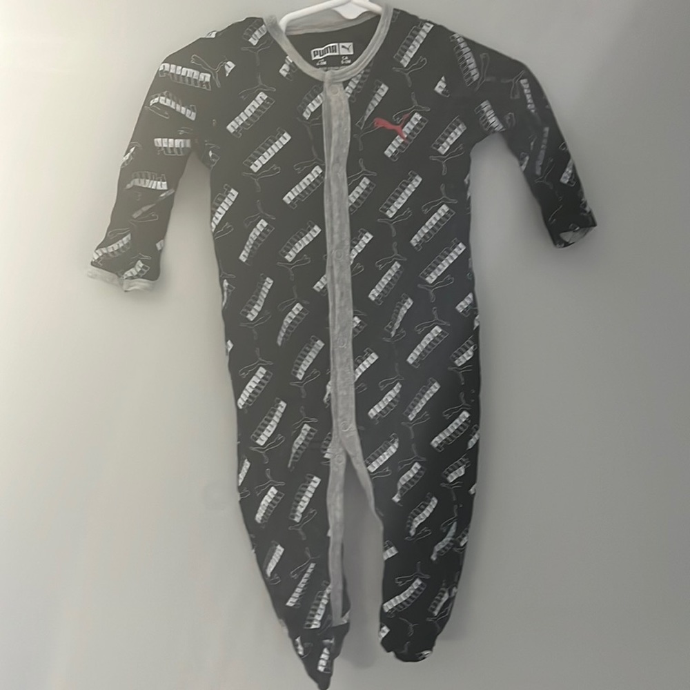 (0-3m) 4/$20 Black Puma Footie Sleeper